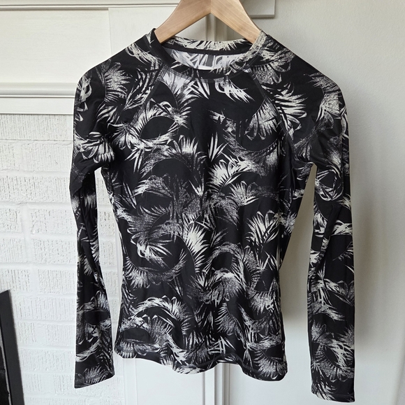 Billabong Island Times Long Sleeve Rash Guard Black Sands Womens Soze Medium - Picture 1 of 7